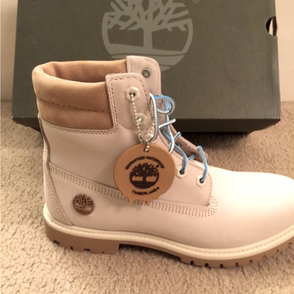 Limited release women’s Cookies & Milk Timberlands size 10. New never worn